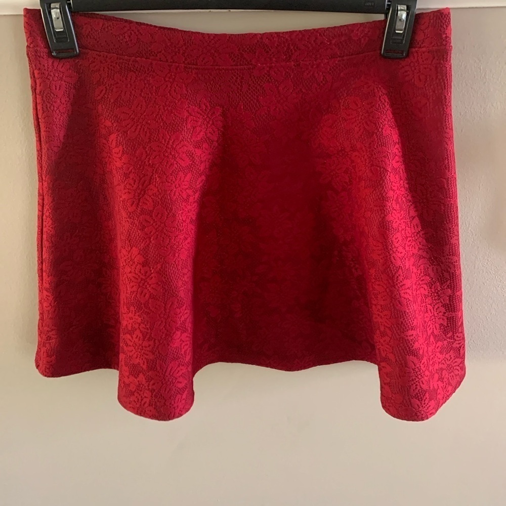 Forever 21 Red Laced Skirt in Large. Waist stretches 15”-18,” skirt is 17” long. - Picture 4 of 5